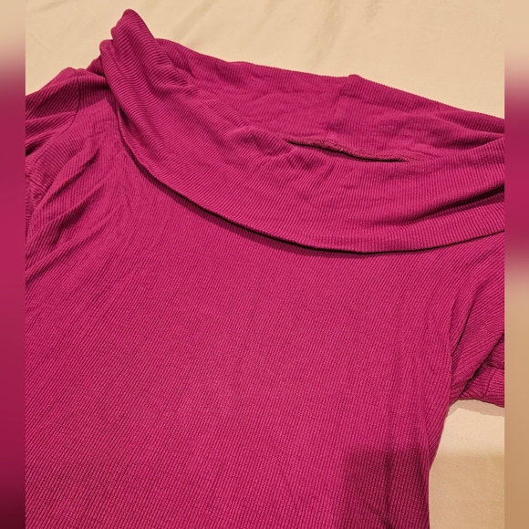 Decree Fuchsia Ribbed Knit Top - Picture 2 of 4